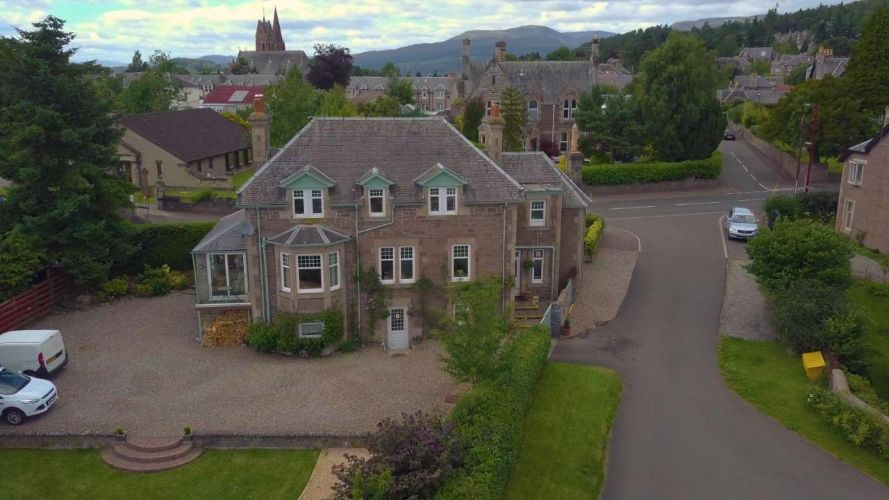 Firtree Bed And Breakfast At Galvelbeg House Crieff Bagian luar foto