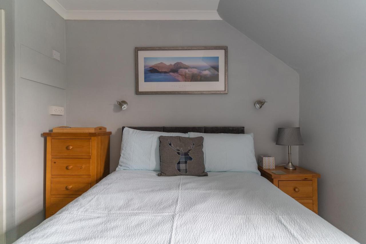 Firtree Bed And Breakfast At Galvelbeg House Crieff Bagian luar foto