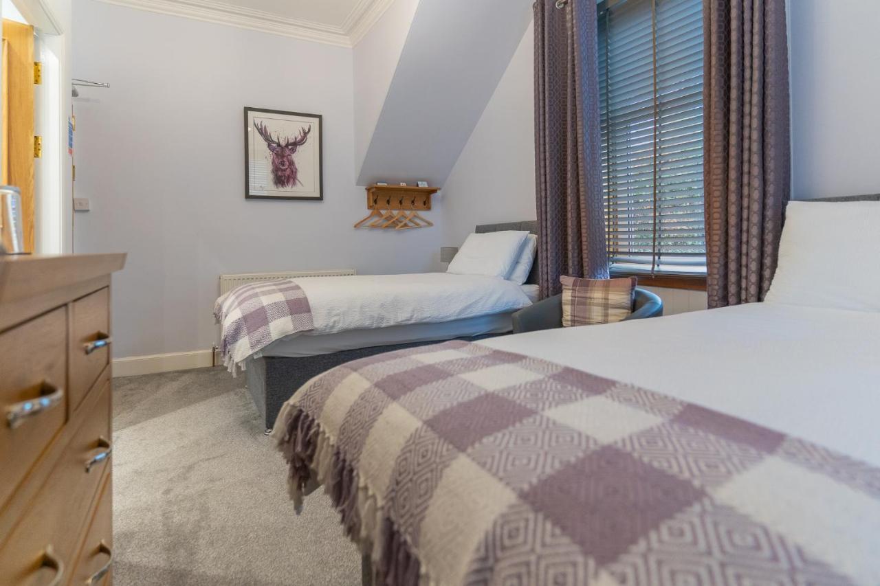 Firtree Bed And Breakfast At Galvelbeg House Crieff Bagian luar foto