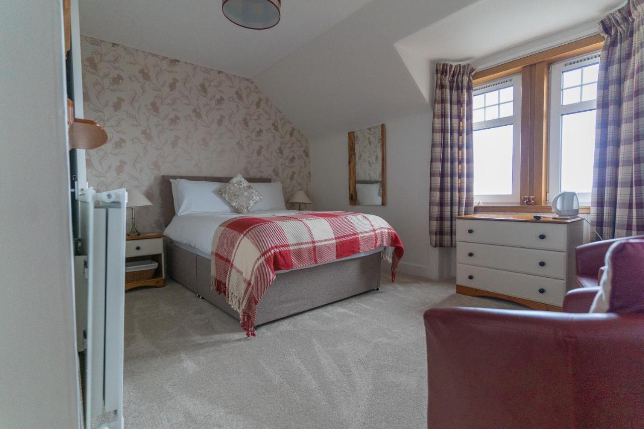 Firtree Bed And Breakfast At Galvelbeg House Crieff Bagian luar foto