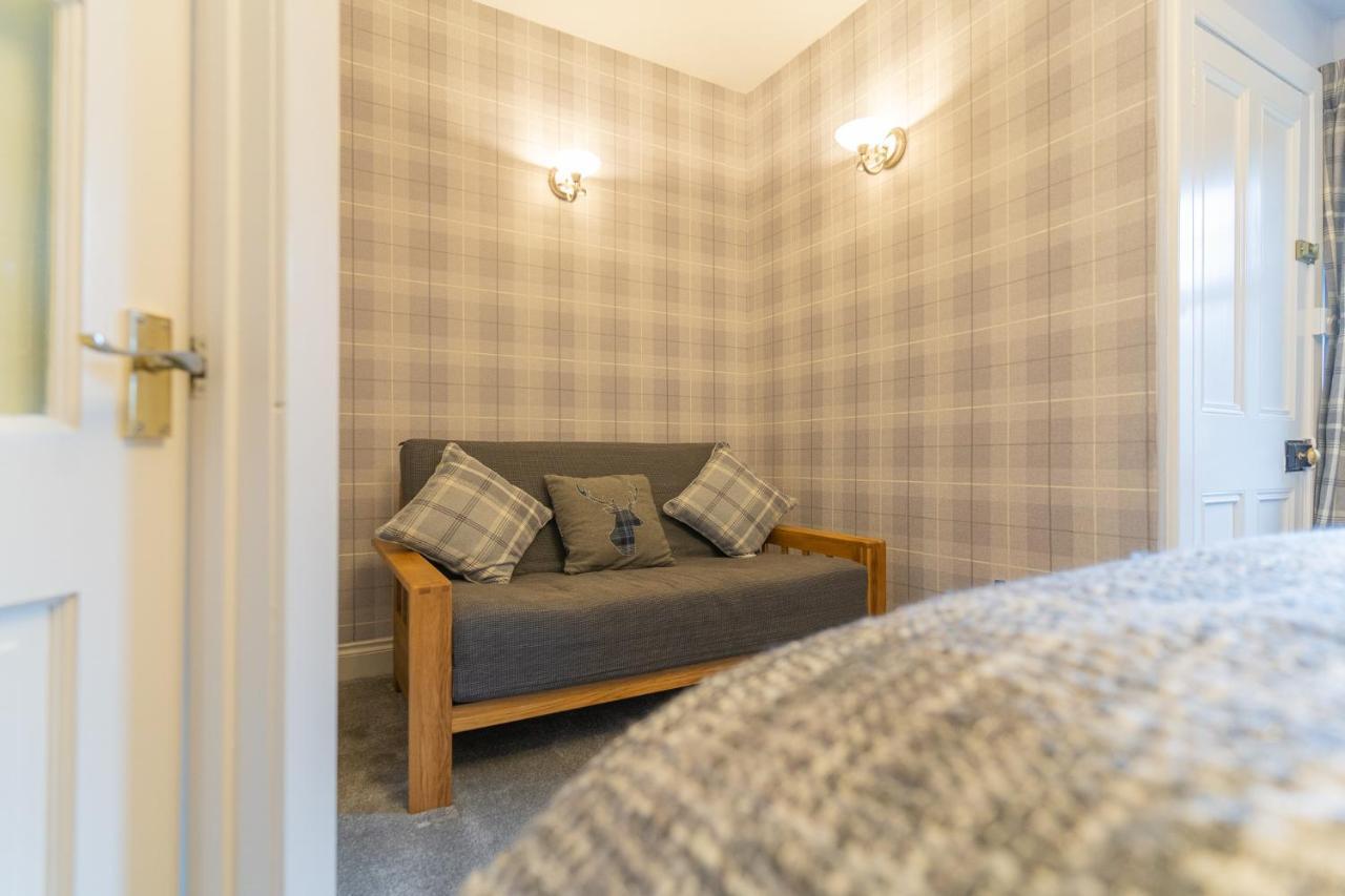 Firtree Bed And Breakfast At Galvelbeg House Crieff Bagian luar foto
