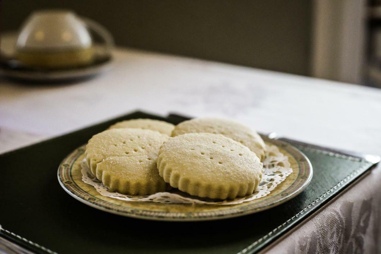 Firtree Bed And Breakfast At Galvelbeg House Crieff Bagian luar foto